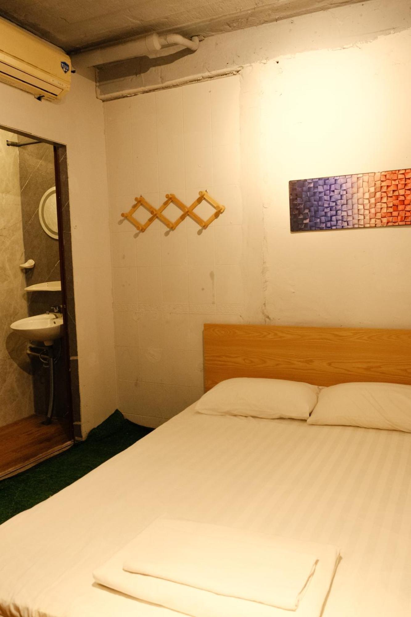 Ubuntu Hostel - Book Tour Here , Stay Here Free ฮานอย ภายนอก รูปภาพ