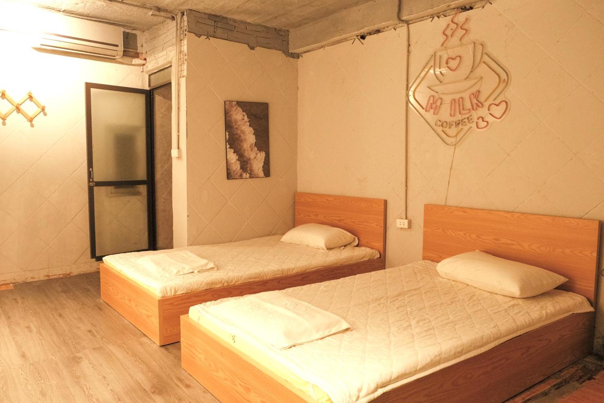 Ubuntu Hostel - Book Tour Here , Stay Here Free ฮานอย ภายนอก รูปภาพ